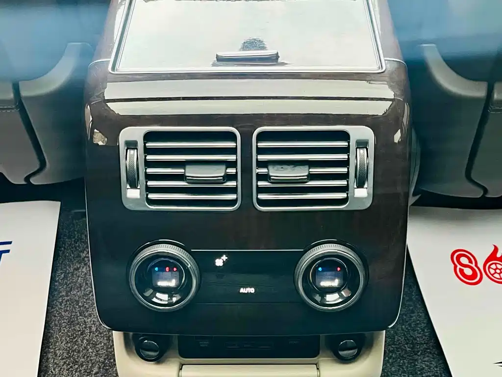 Land Rover Range Rover 2021 — фото 17
