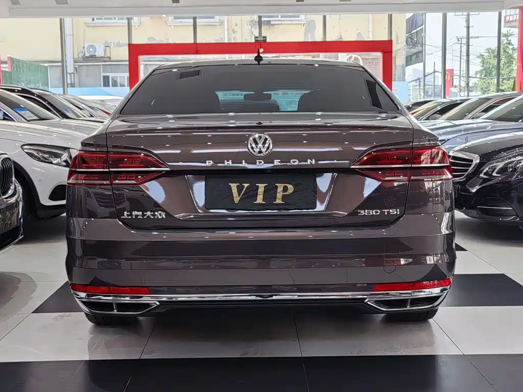 Volkswagen Phideon 2017 — фото 23