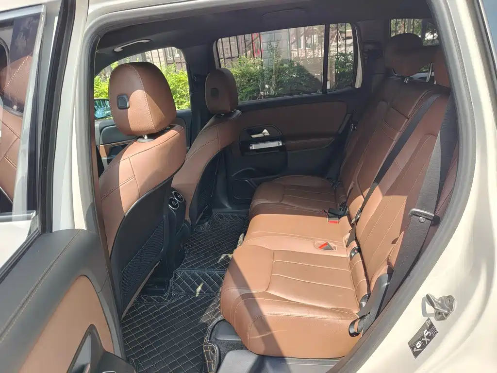 Mercedes-Benz GLB 2023