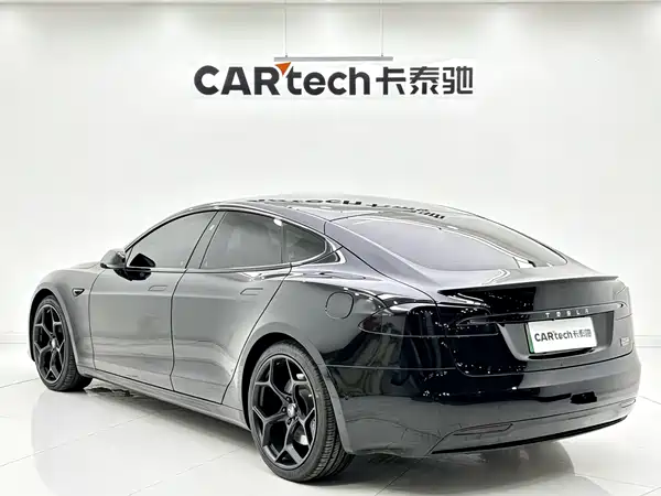 Tesla Model S 2020