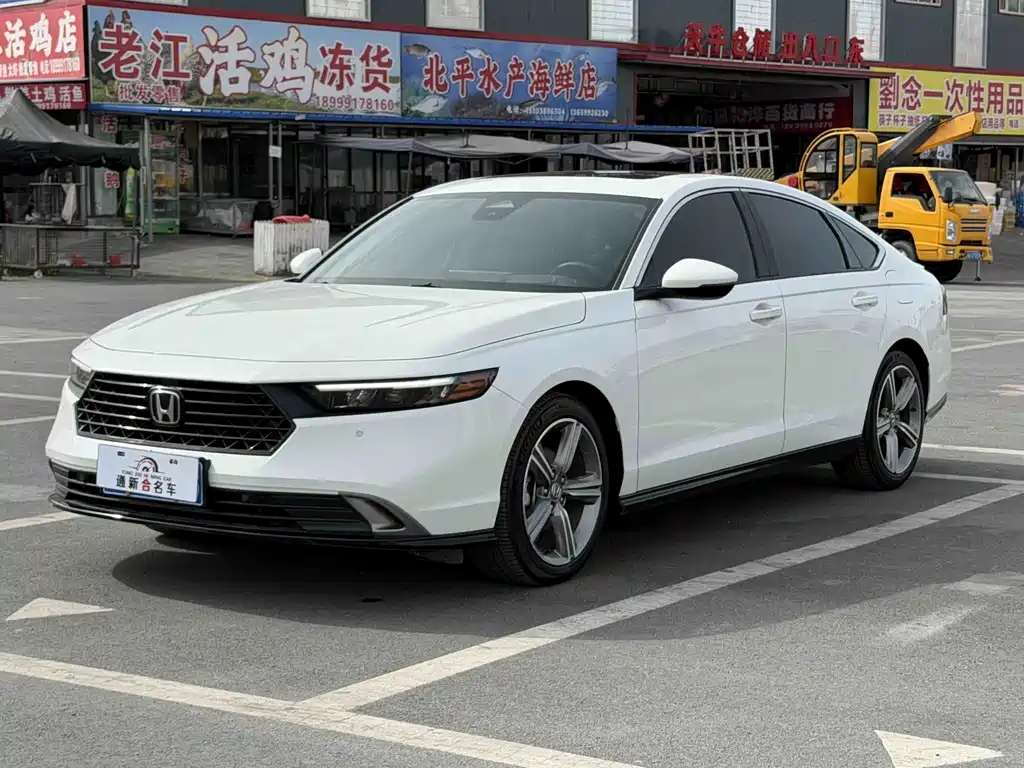 Honda Accord 2023 — фото 1