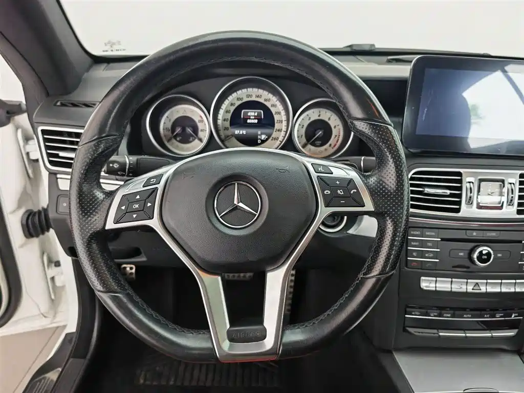 Mercedes-Benz E-Class 2017 — фото 11
