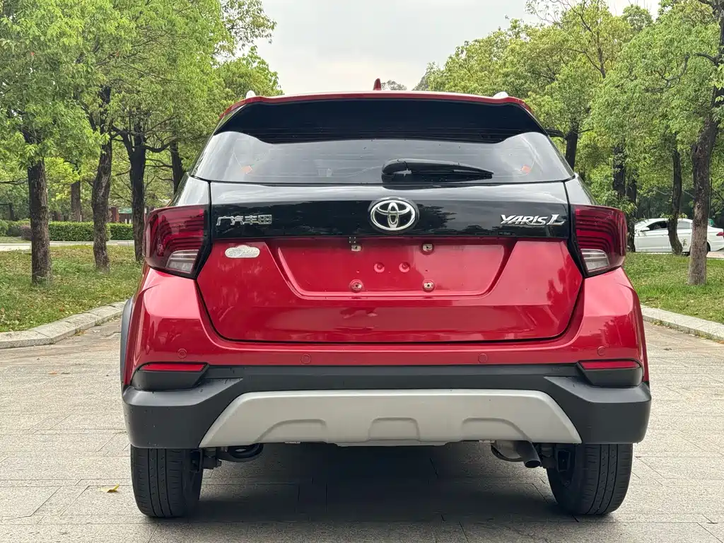 Toyota Yaris L 2020 — фото 11