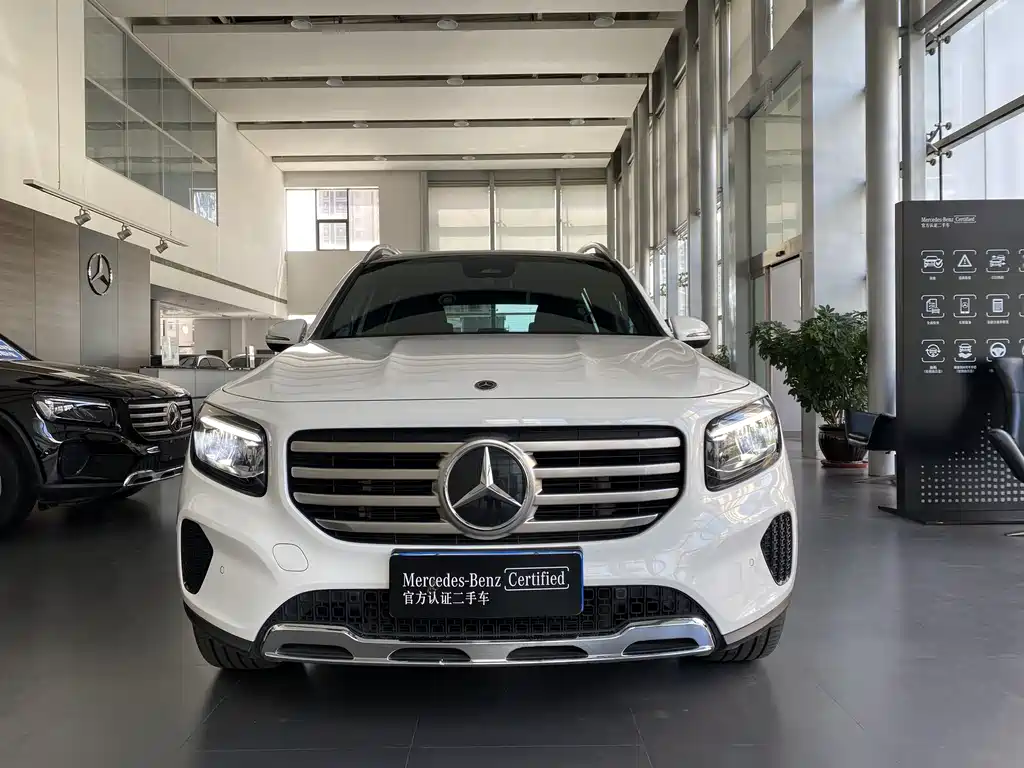 Mercedes-Benz GLB 2023