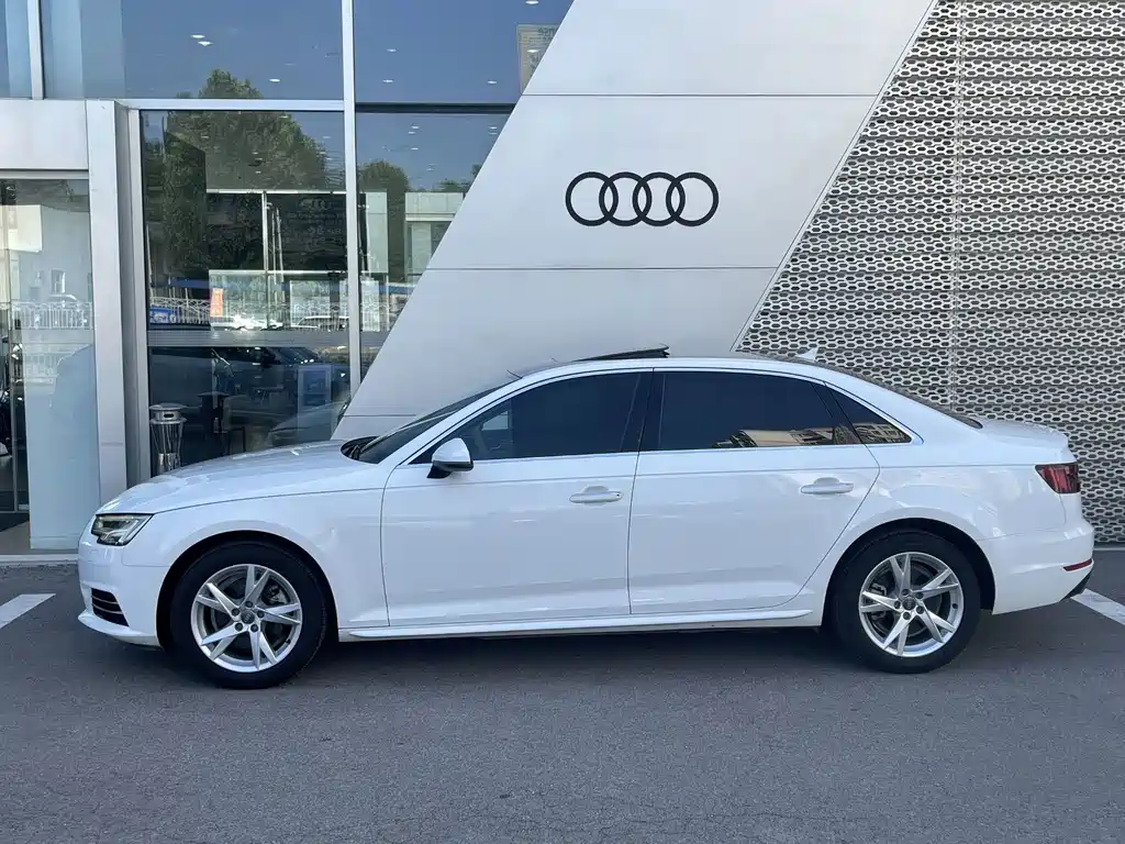 Audi A4L 2018