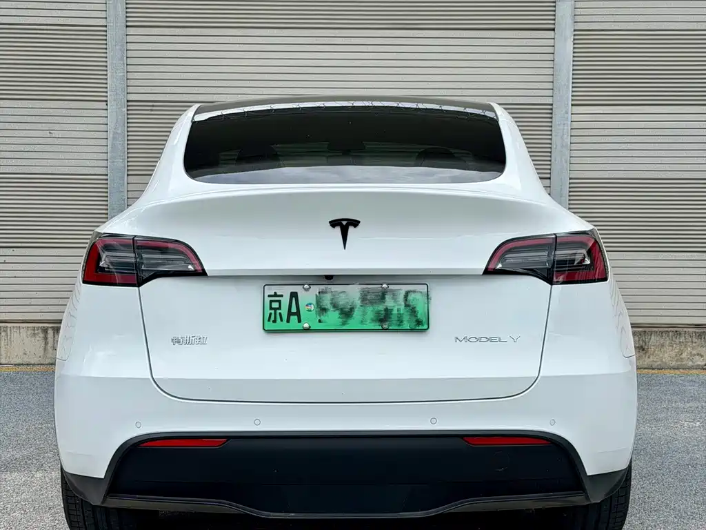 Tesla Model Y 2022 — фото 5