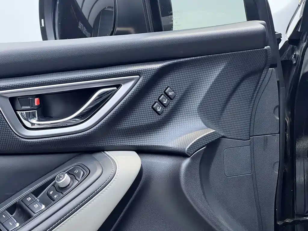 Subaru Forester 2022 — фото 13