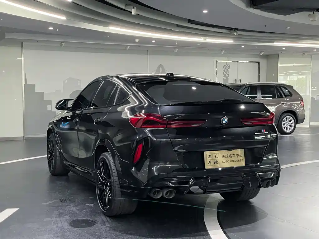 BMW X6 M 2023 — фото 20