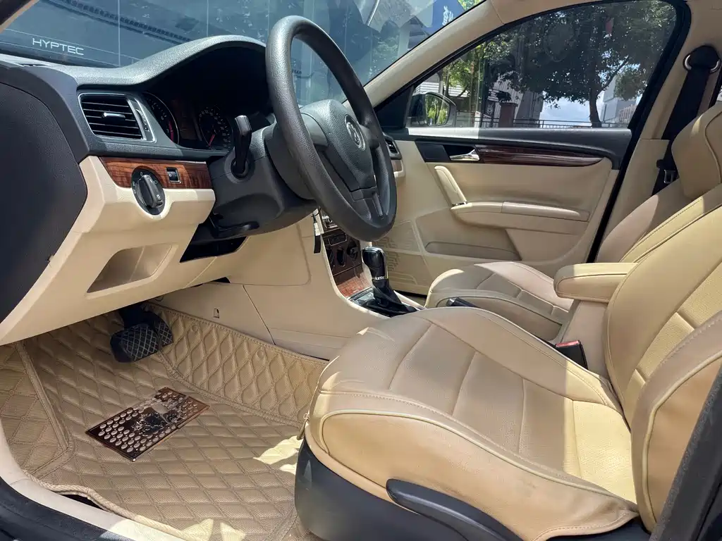Volkswagen Lavida 2015