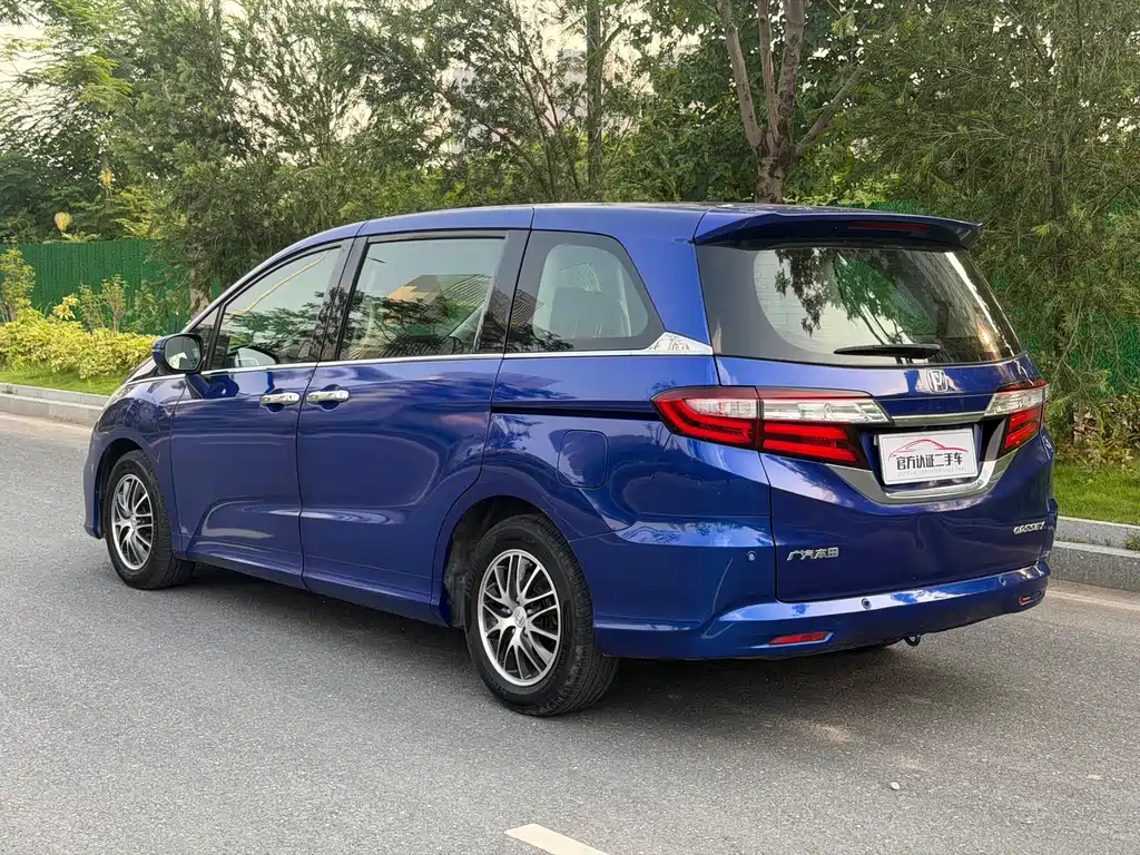 Honda Odyssey 2018 — фото 13