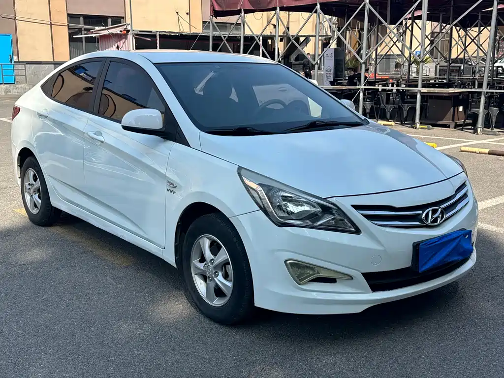 Hyundai Verna 2016 — фото 3