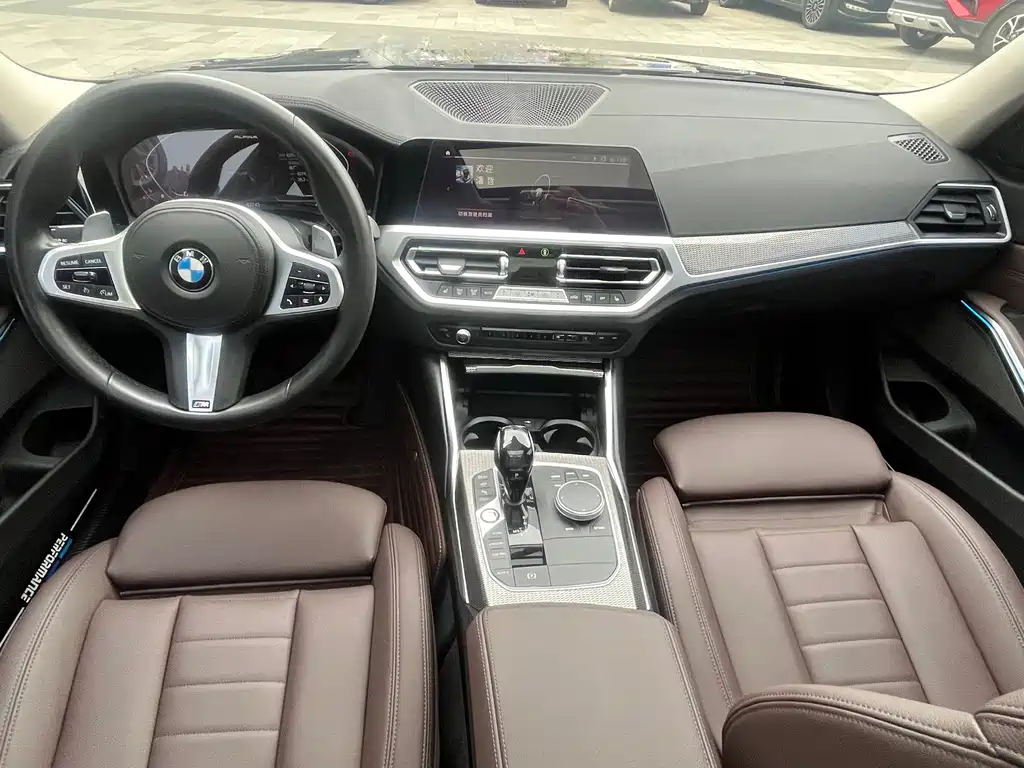 BMW 3 Series 2019 — фото 19