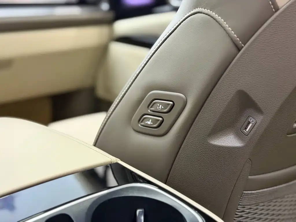 Kia Carnival 2022 — фото 18