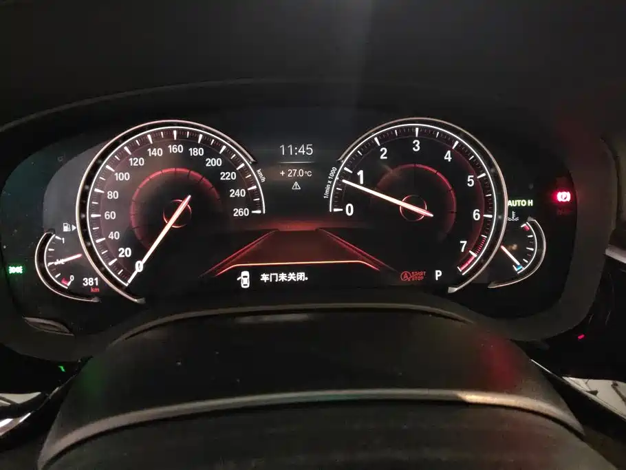 BMW 5 Series 2018 — фото 14