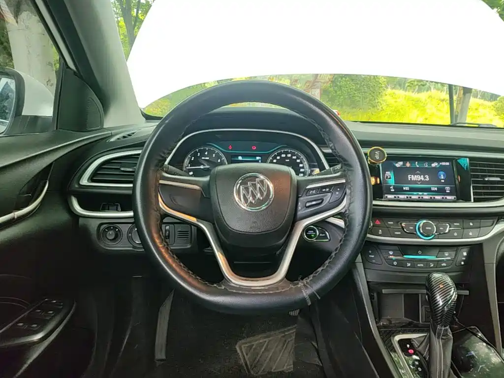 Buick Excelle 2015 — фото 11