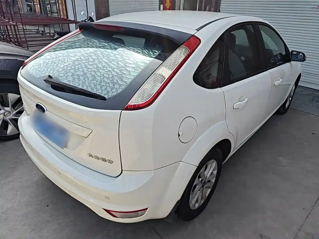 Ford Focus 2014 — фото 7