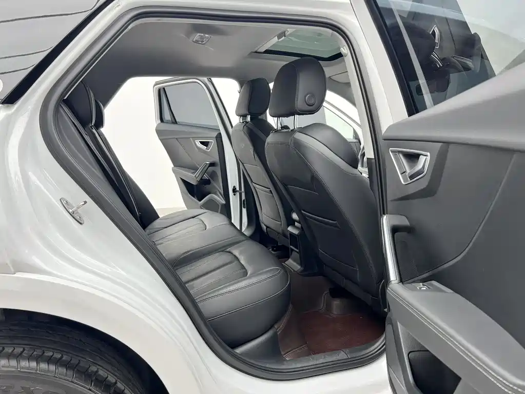 Audi Q2L 2023 — фото 14