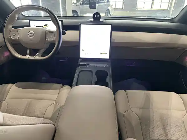 NIO ET5 2024