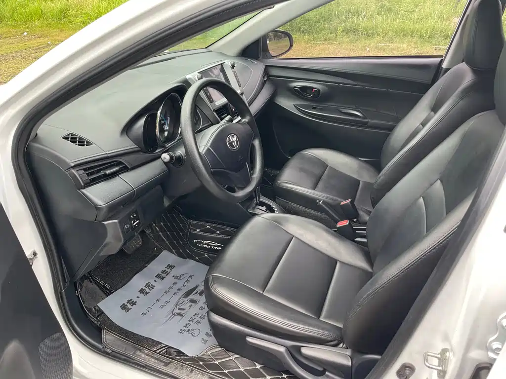 Toyota Yaris L 2019 — фото 13