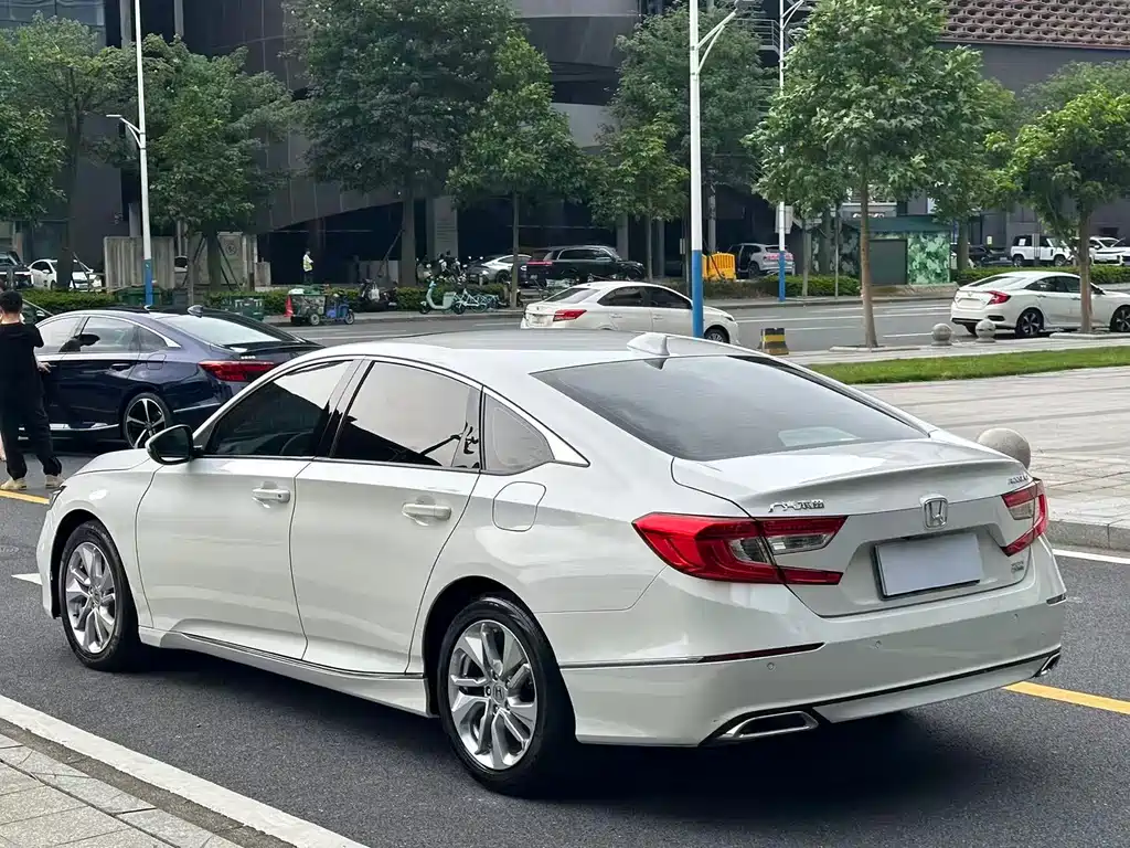 Honda Accord 2020 — фото 15