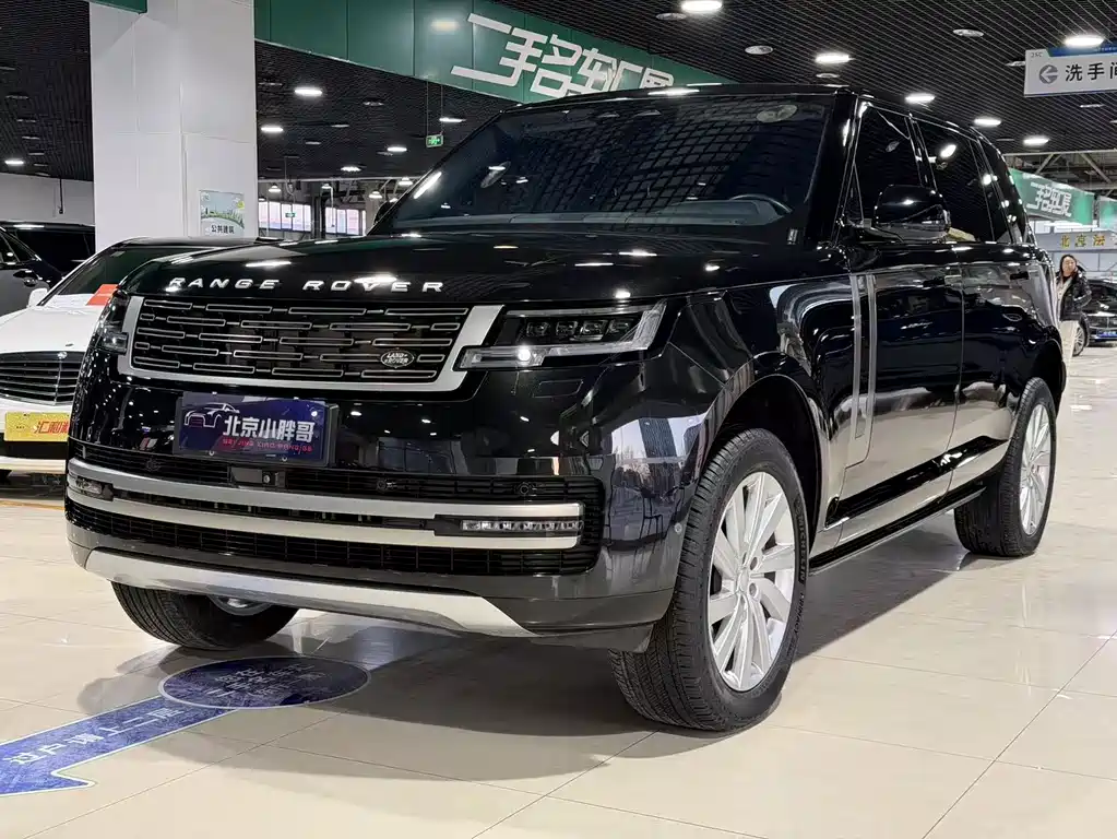 Land Rover Range Rover 2023 — фото 1