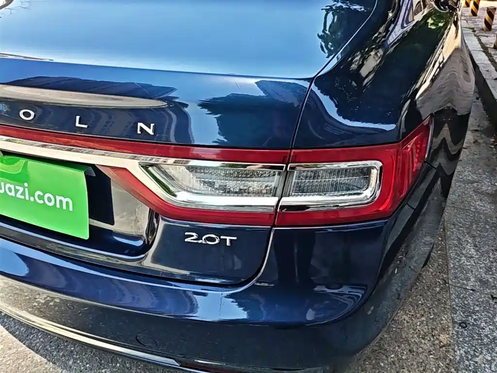 Lincoln Continental 2018 — фото 8