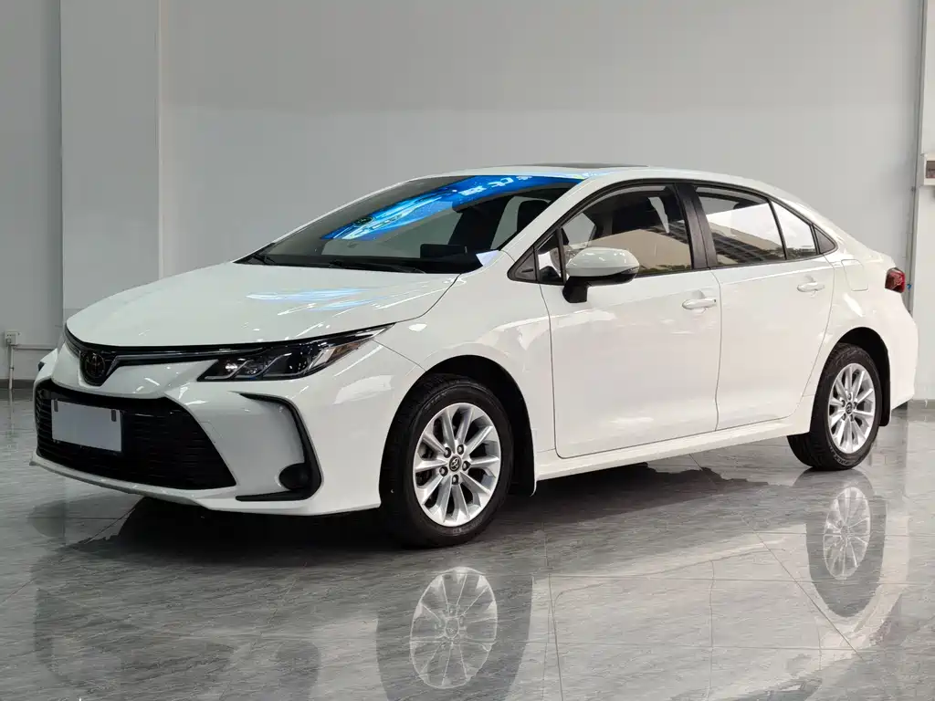 Toyota Corolla 2021 — фото 1