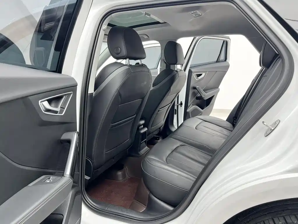 Audi Q2L 2023 — фото 16
