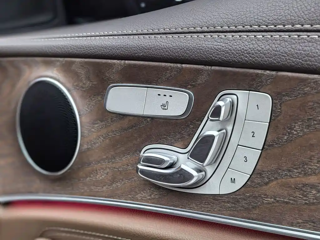 Mercedes-Benz E-Class 2021 — фото 22