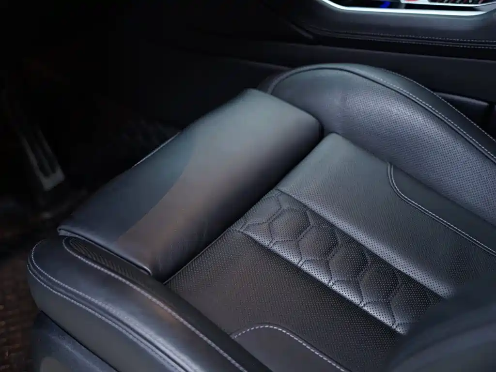 BMW X6 M 2022 — фото 27