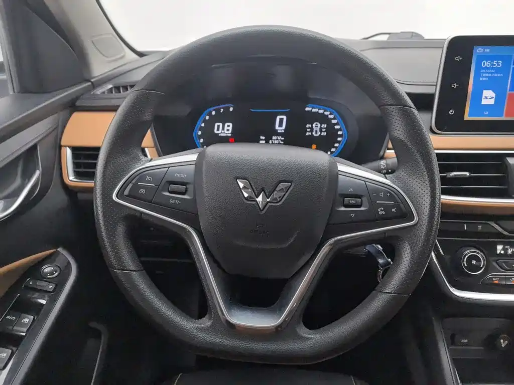Wuling Hongguang S3 2018 — фото 11
