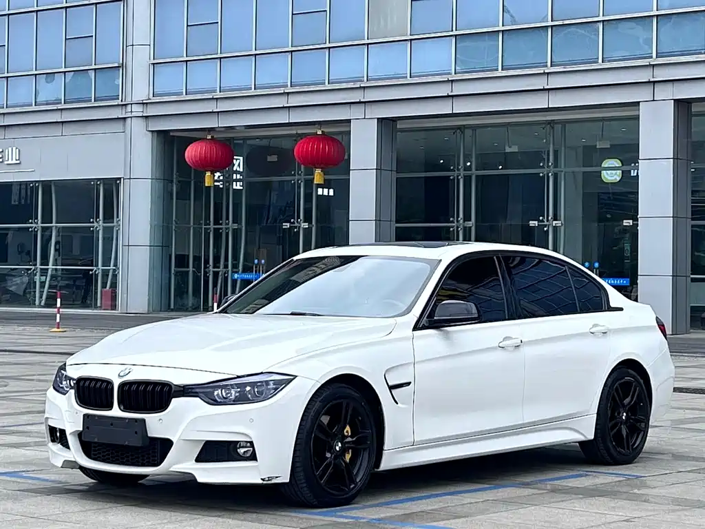 BMW 3 Series 2019 — фото 1