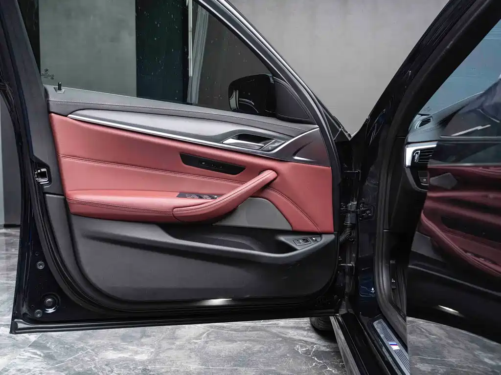 BMW 5 Series New Energy 2022 — фото 13