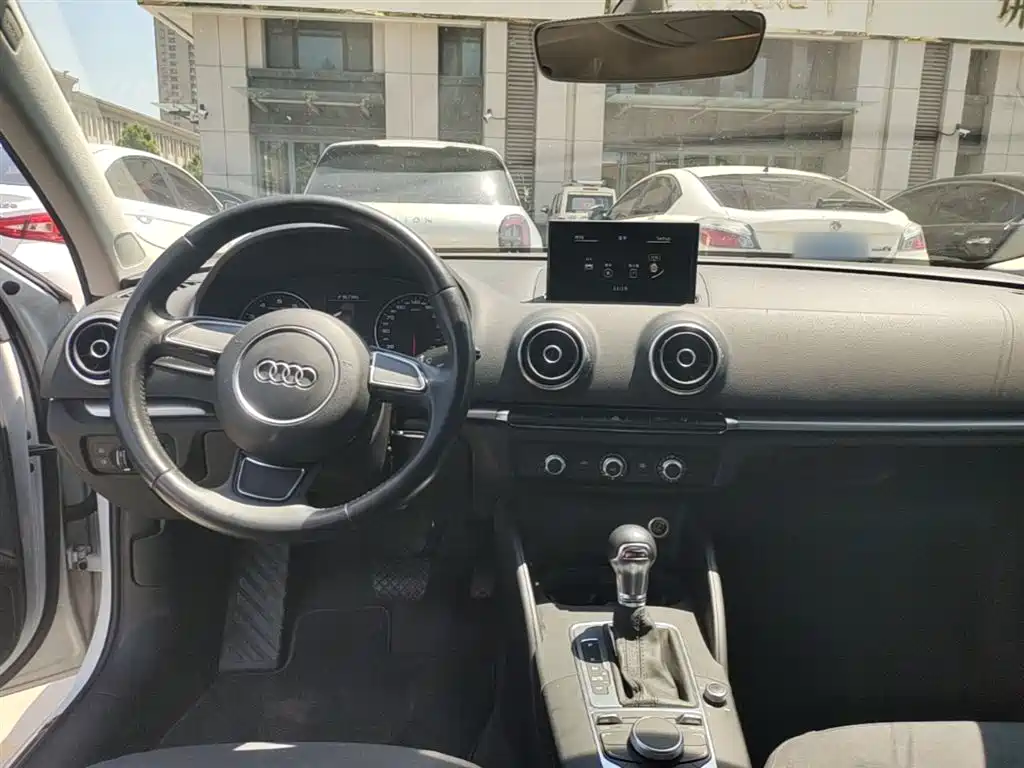 Audi A3 2017 — фото 10