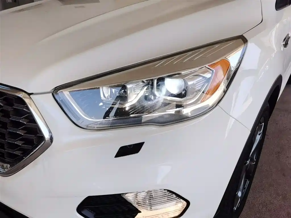 Ford Kuga 2019 — фото 24