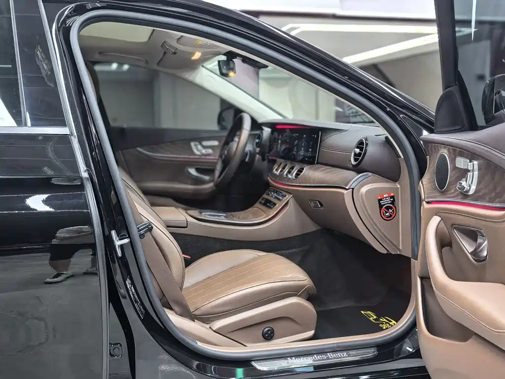 Mercedes-Benz E-Class 2021 — фото 12