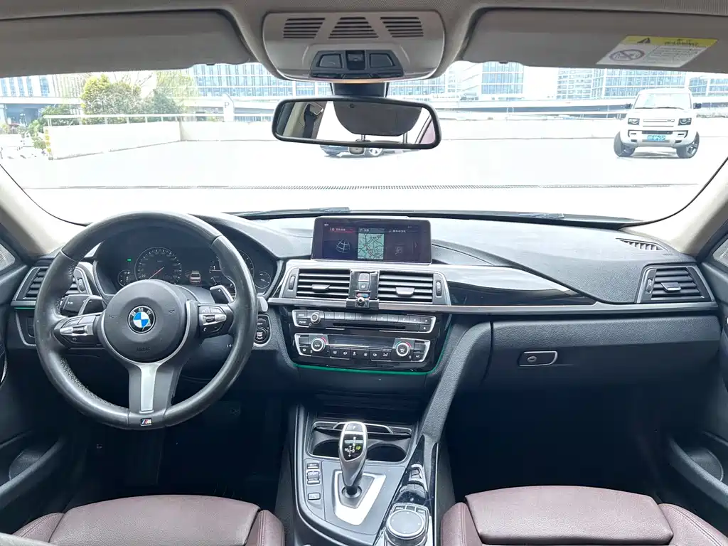 BMW 3 Series 2019 — фото 15