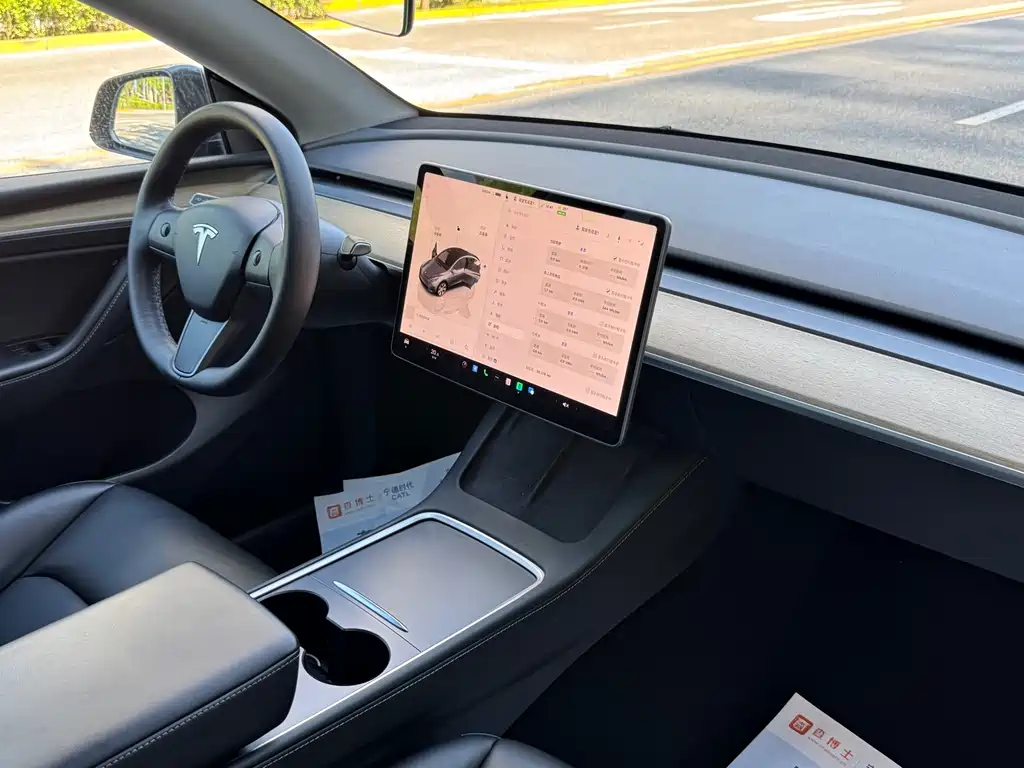 Tesla Model Y 2022 — фото 15