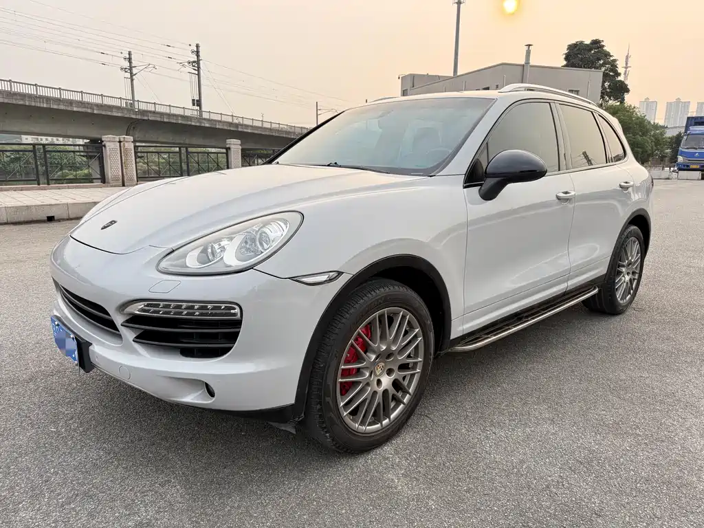 Porsche Cayenne 2013 — фото 1