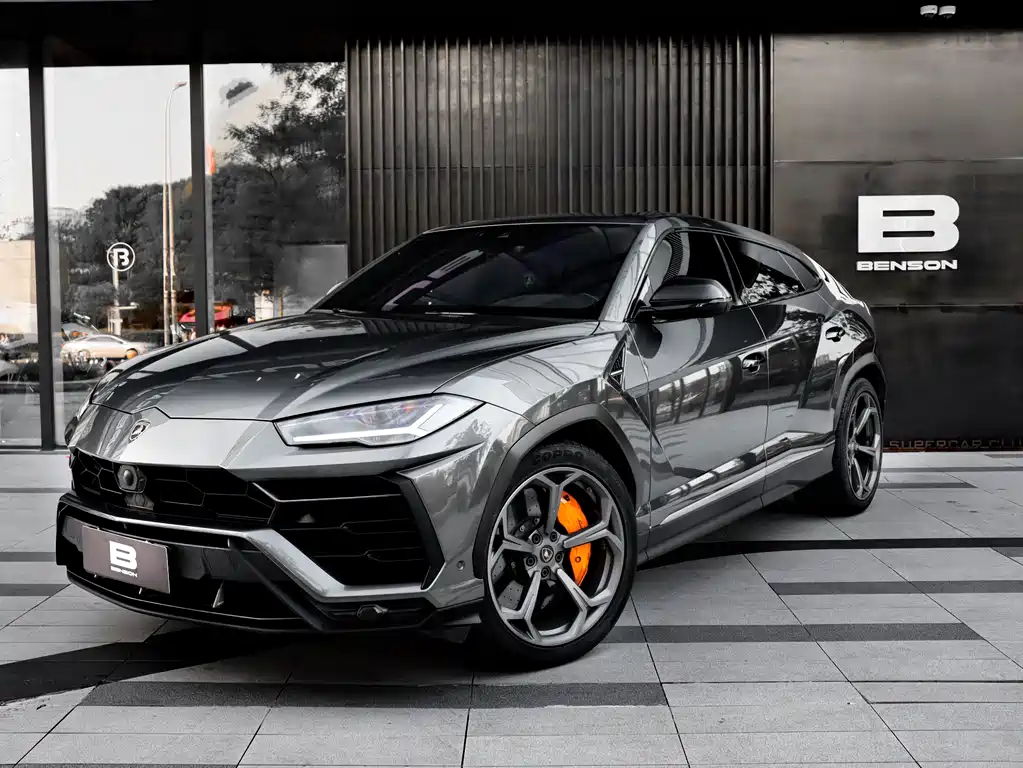 Lamborghini Urus 2021 — фото 1