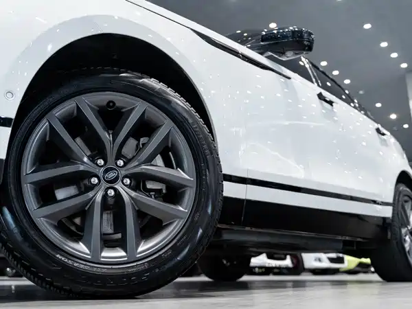 Land Rover Range Rover Velar 2024