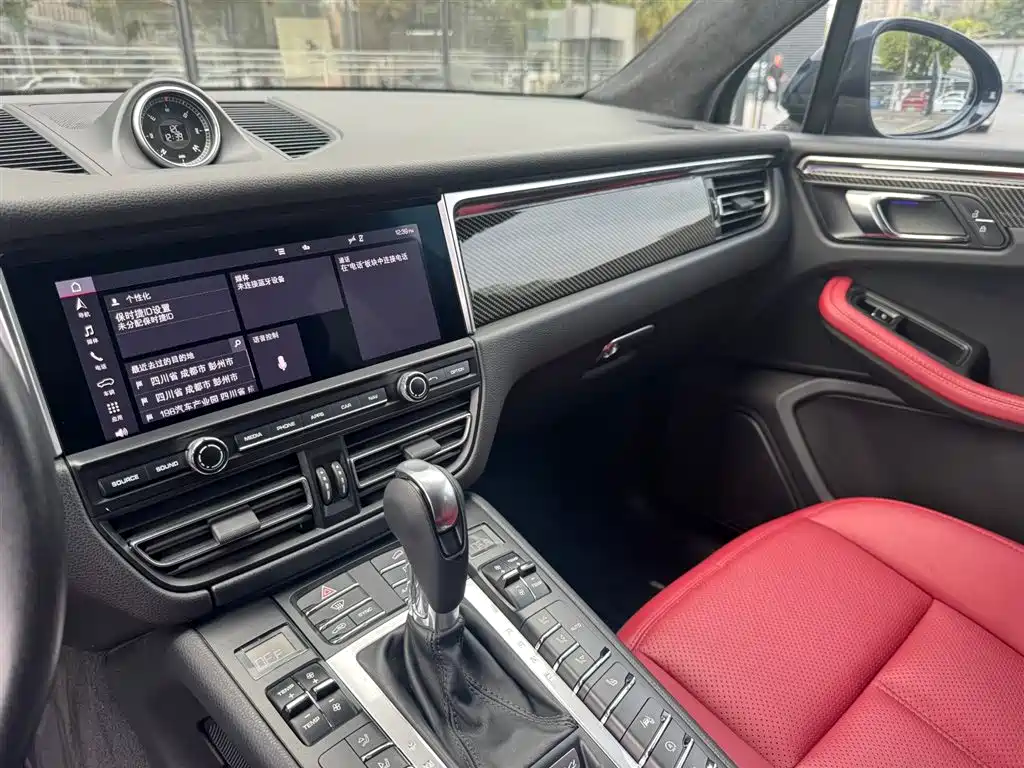 Porsche Macan 2021 — фото 11