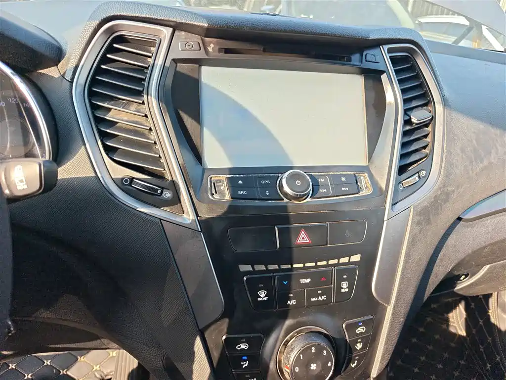 Hyundai Santa Fe 2015 — фото 10