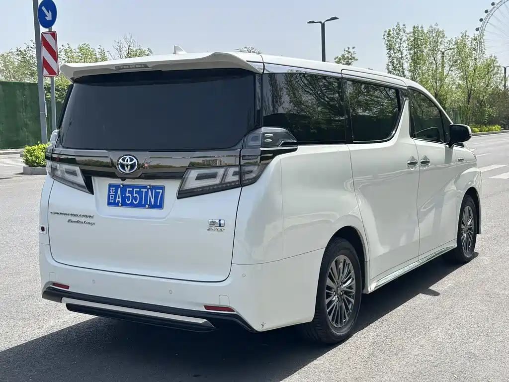 Toyota Vellfire 2023 — фото 7
