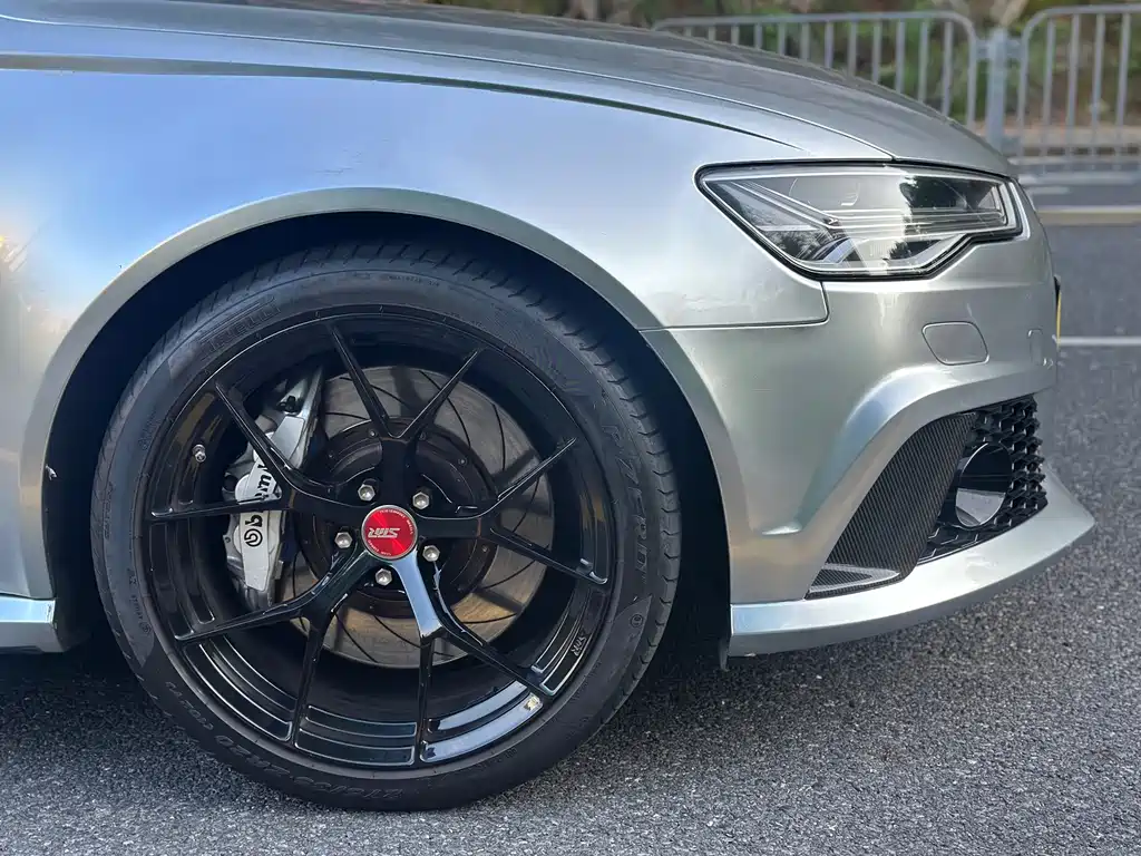 Audi RS 6 2017 — фото 4