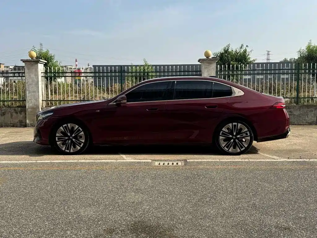 BMW 5 Series 2024
