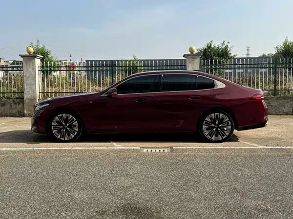 BMW 5 Series 2024