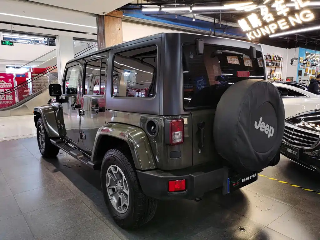 Jeep Wrangler 2015 — фото 3