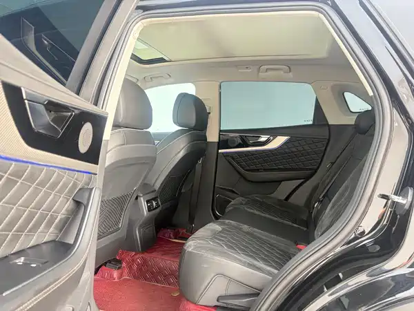 Hongqi HS5 2019