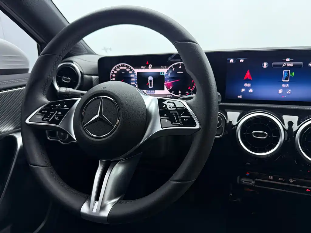 Mercedes-Benz A-Class 2023 — фото 13